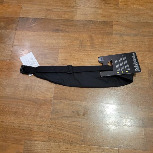 NWT Nike Dry Expandable Waist Pack For Running Reflective Adjustable - Picture 2 of 5